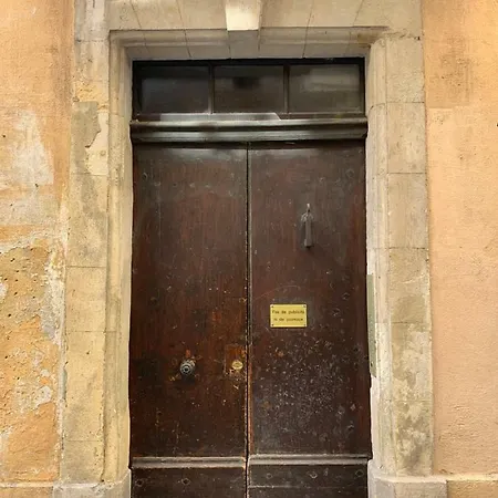 Appart Place De L Horloge Apartamento Nimes