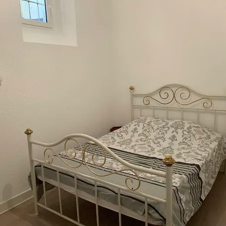 Appart Place De L Horloge Apartamento Nimes